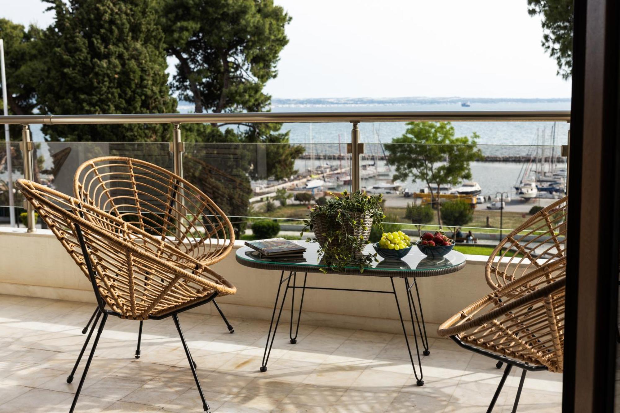 Champagne Sea View Apartment By Binobi! Thessaloníki Eksteriør billede