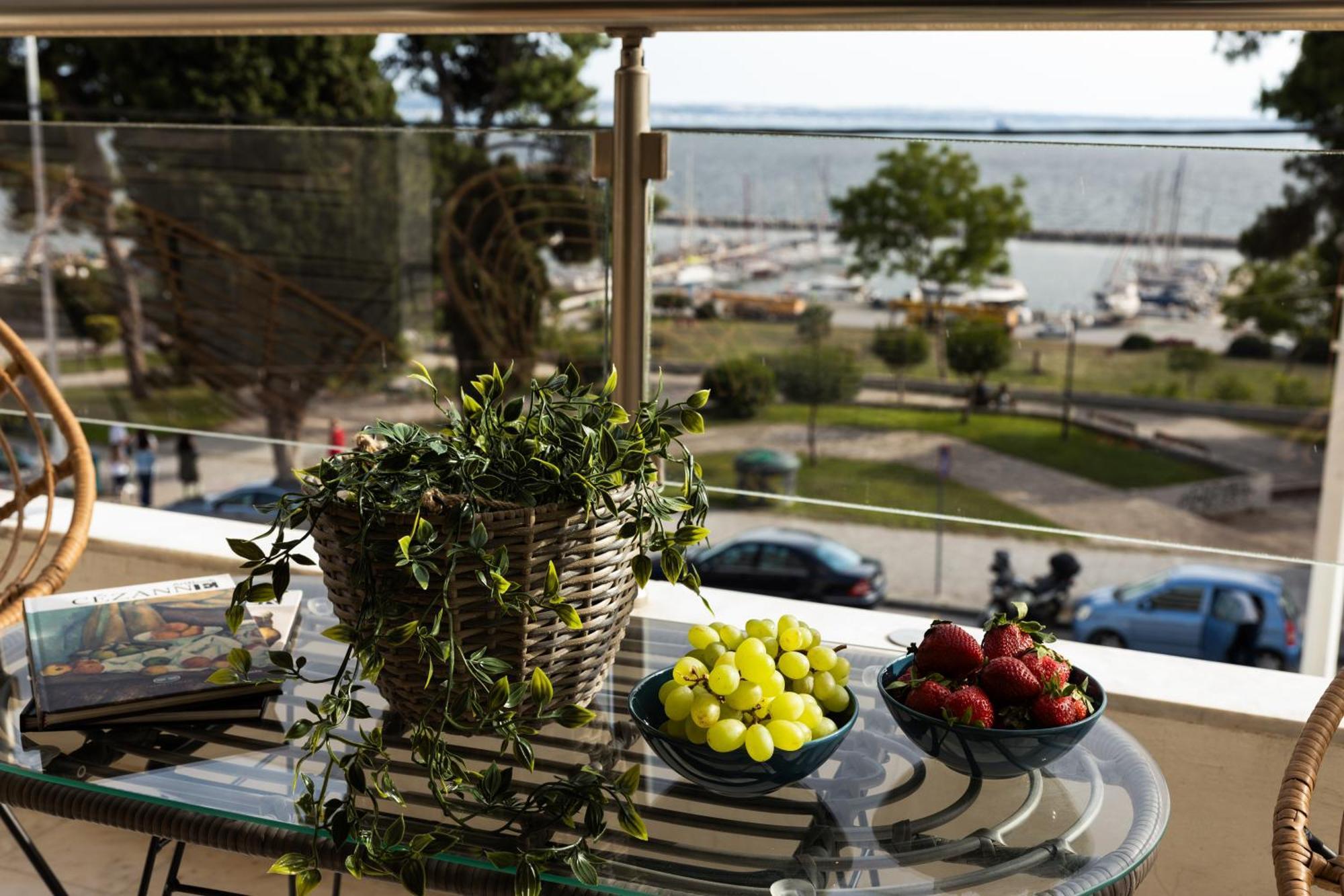 Champagne Sea View Apartment By Binobi! Thessaloníki Eksteriør billede